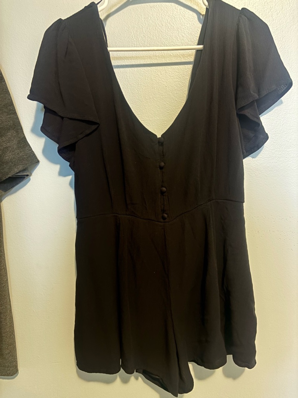 Francesca's Collections Black Short Sleeve V-Neck Romper